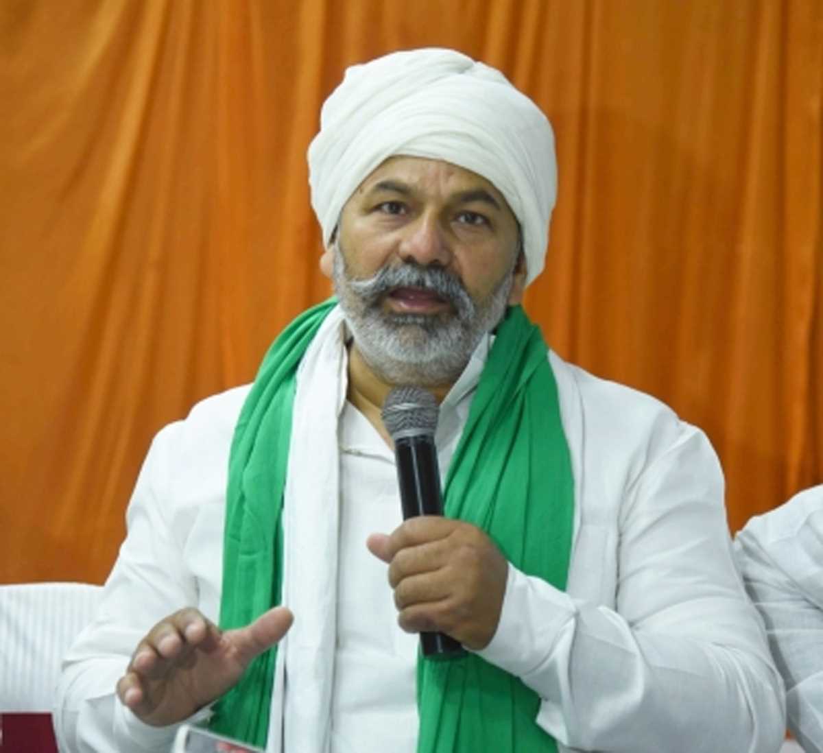 तीनों प्राधिकरण के सीईओ और डीएम के साथ किसानों की हाईलेवल बैठक